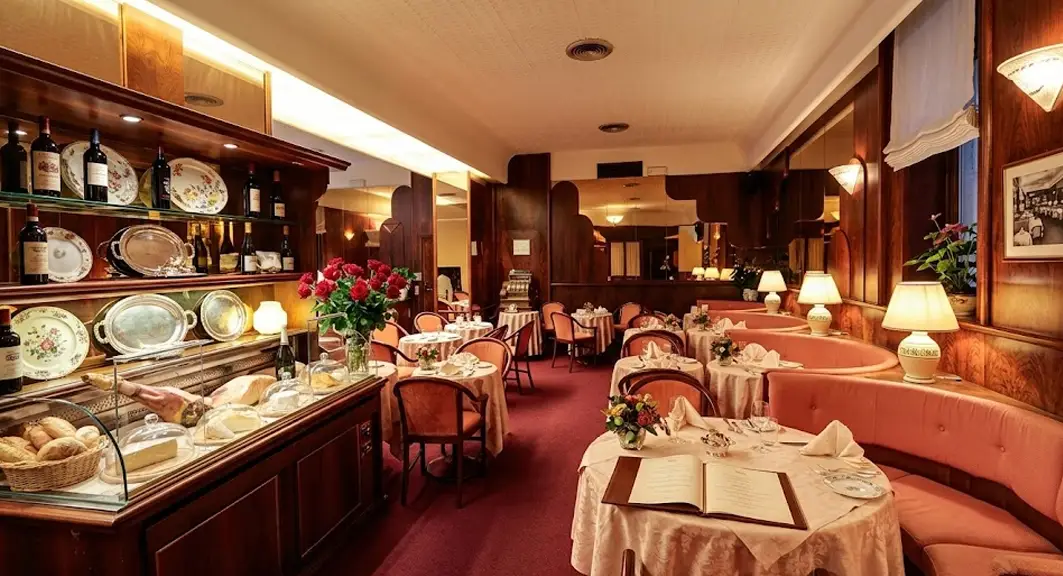 Una sala da tè accogliente Una sala da tè accogliente